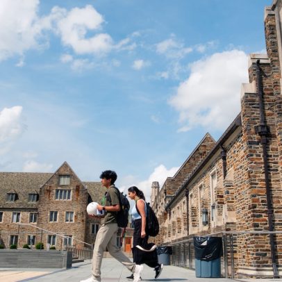 McKinsey e Bain intensificam disputa com Wall Street por talentos universitários