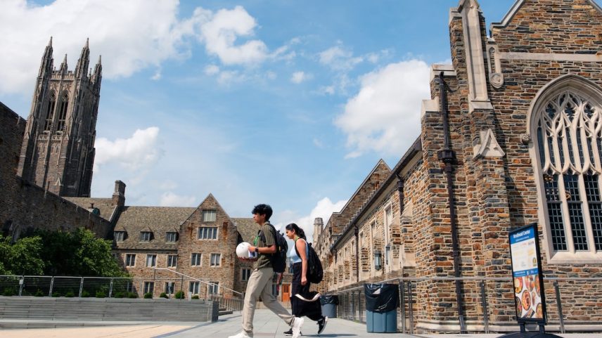 Universidade Duke: estudantes passaram a se candidatar a estágios já no primeiro ano da graduação. (Foto: Cornell Watson/Bloomberg)