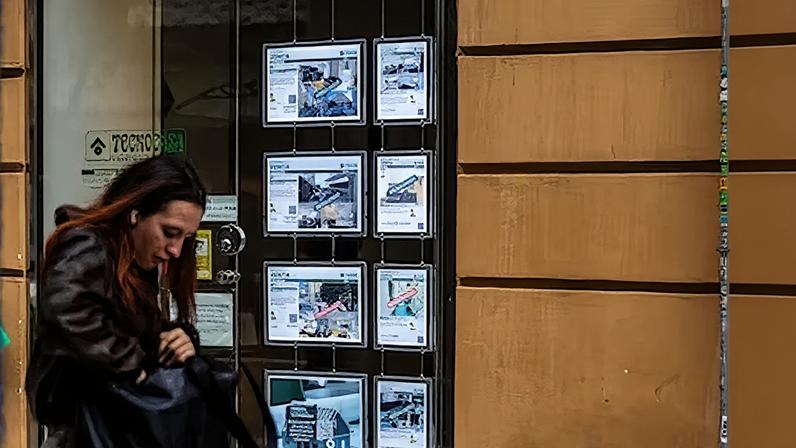 Inmobiliaria en la calle NArvaez, en Madrid.