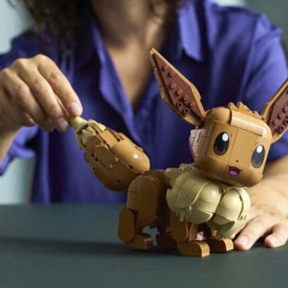 Lego Eevee presta tributos a todas as Eeveelutions