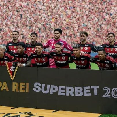 Flamengo chega ao Rio após vice na Supercopa
