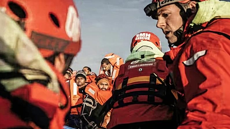 Rescate de 43 personas en el Mediterráneo Central, el 16 de febrero de 2024, por parte de la ONG vasca SMH.