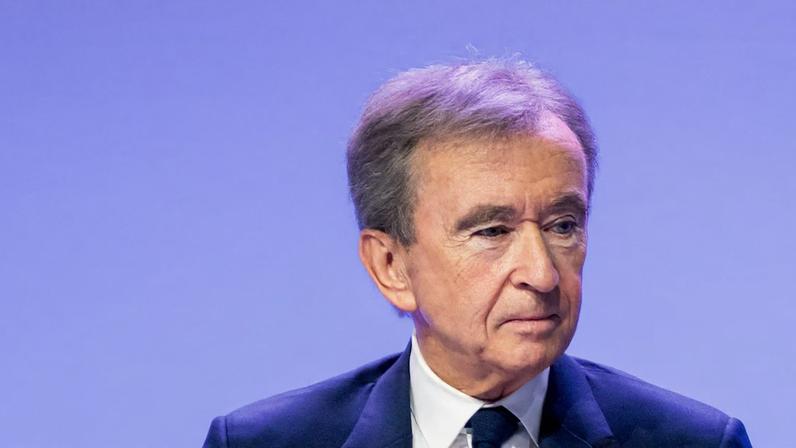 Com fortuna estimada em cerca de US$ 185 bilhões, Arnault ocupa a sétima posição no Bloomberg Billionaires Index. (Foto: Nathan Laine/Bloomberg)