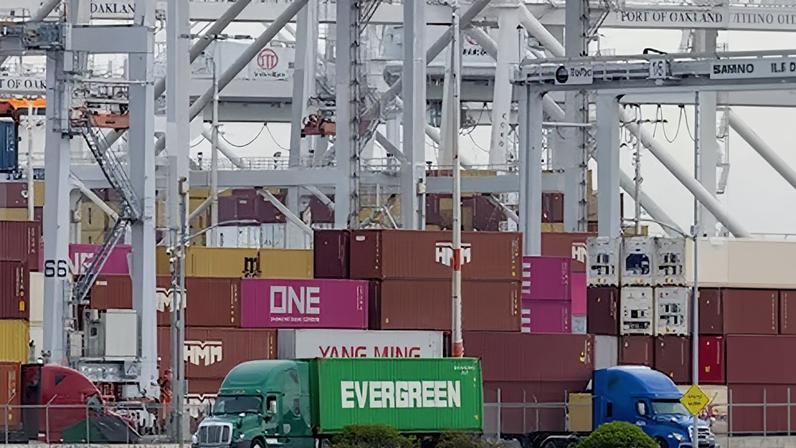 Contenedores en el puerto de Oakland (California).