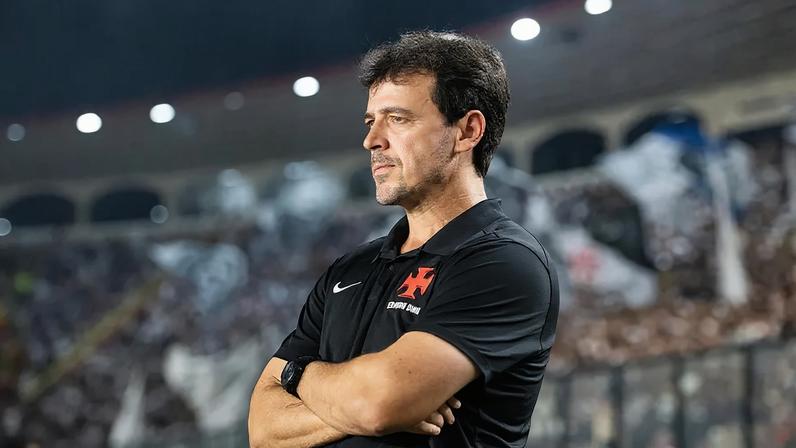 Fernando Diniz, técnico do Vasco. durante partida contra o Bahia pelo Brasileirão (Foto: Delmiro dos Santos Júnior/Mochila Press/Gazeta Press)