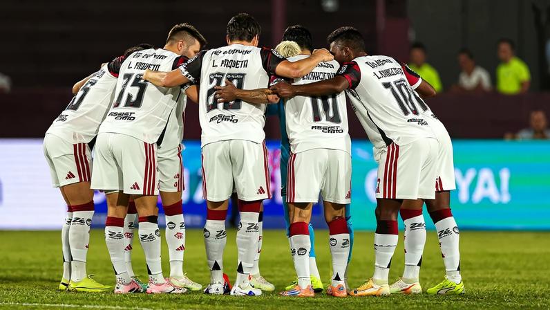 Flamengo altera time titular para enfrentar o Lanús pela Recopa