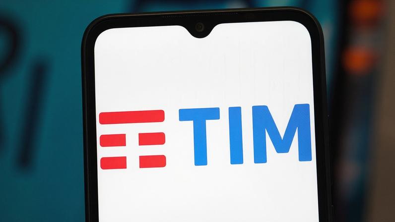 Logo da TIM em celular