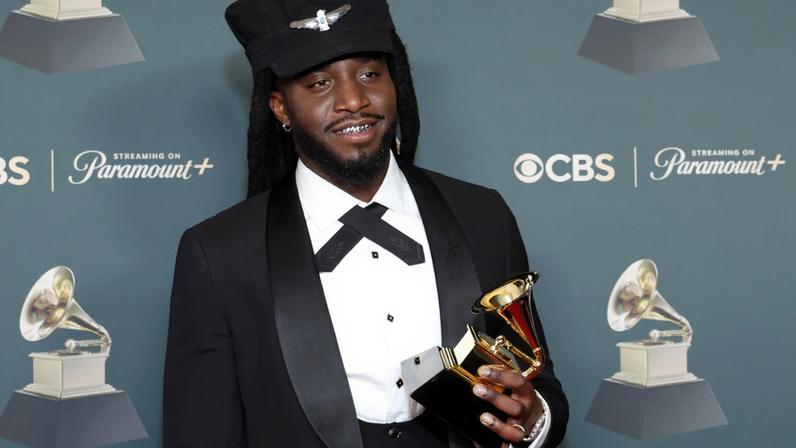 Shaboozey with his Grammy for Best Country Duo/Group Performance.