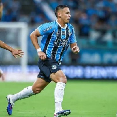 Grêmio vence Atlético-MG com um a mais e sobe na tabela do Brasileirão