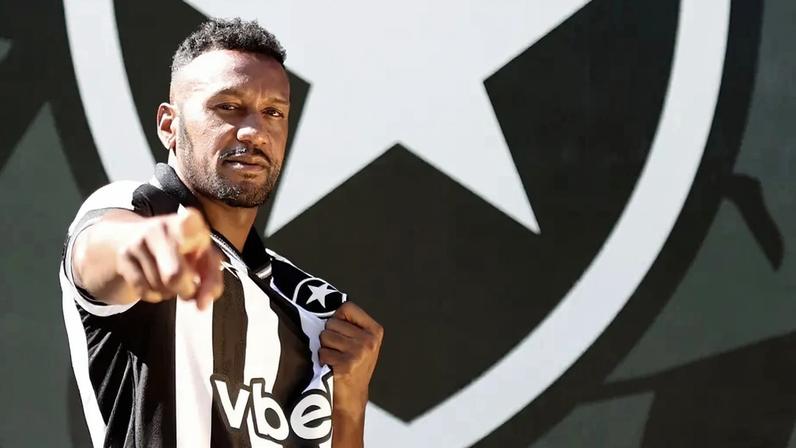 Edenílson é o novo reforço do Botafogo (Foto: Vítor Silva/Botafogo)