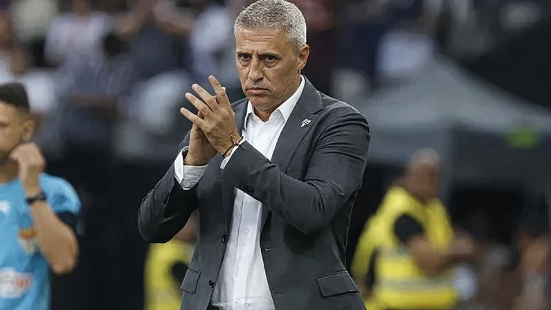 Hernán Crespo, treinador do São Paulo, em partida contra o Corinthians