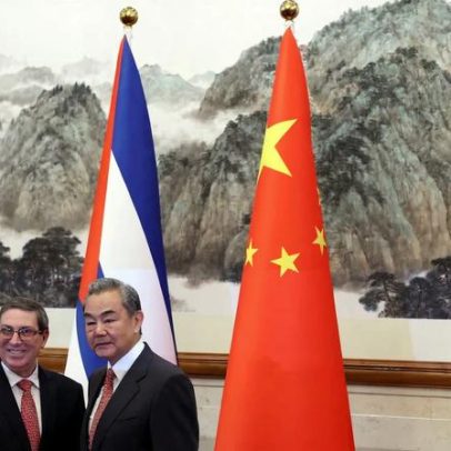 China apoia Cuba contra interferência externa durante visita do ministro a Pequim