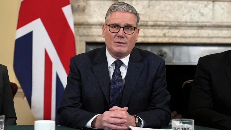 Britain's Prime Minister Keir Starmer delivers remarks at the top of the Cabinet meeting at Downing Street in London, Britain, February 24, 2026. Kin Cheung/Pool via REUTERS/File Photo