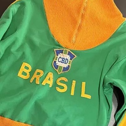 Blusa usada por Pelé em 1966 chega a Bad Bunny em SP