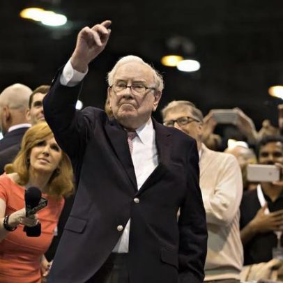Buffett adquire US$351,7 milhões no NYT e reduz posição na Amazon