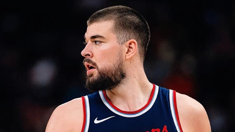 LeBron James Ivica Zubac