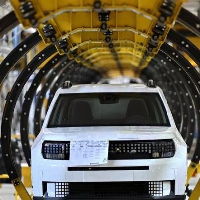 Recuo dos elétricos gera prejuízo de €25,4 bi para Stellantis em 2025