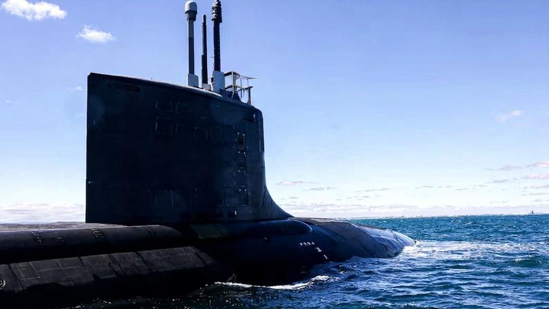 Virginia-class fast attack submarine USS Minnesota (SSN-783) off the coast of Western Australia