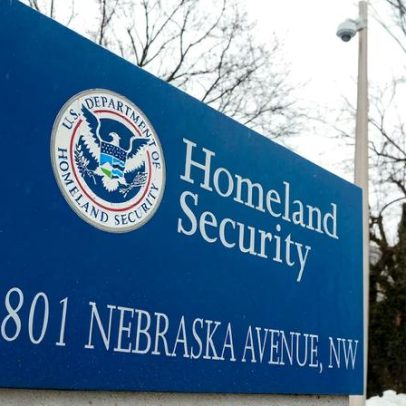 Agente do DHS matou cidadão americano em março de 2025, mostram registros
