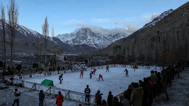 WIDER IMAGE -Warmer winters leave Pakistan festival on thin ice