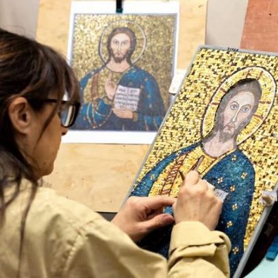 Estúdio do Vaticano preserva mosaicos da Basílica de São Pedro