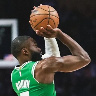 Celtics vencem Lakers com atuação de Jaylen Brown