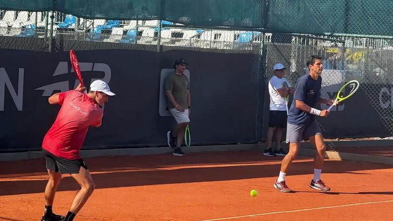 João Fonseca e Marcelo Melo treinam no Jockey Club antes de estreia no Rio Open (Foto: Lucas Borges / Lance!)