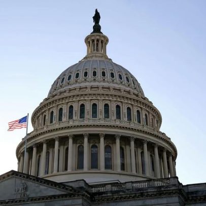 EUA planejam votação sobre poderes de guerra contra o Irã; Trump avalia ataques