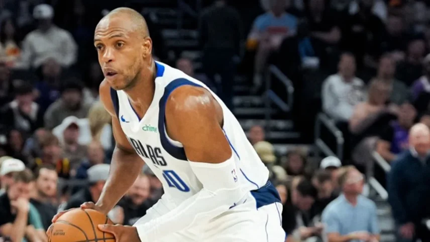 NBA Khris Middleton Mavericks