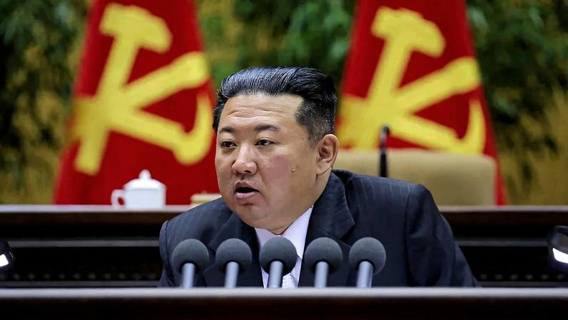 Kim Jong-un diz que Coreia do Norte pode ter boa relação com os EUA se reconhecida como potência nuclear