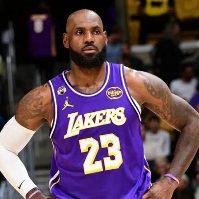 LeBron faz história e Lakers vencem Mavericks
