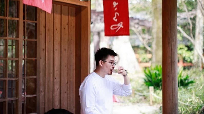 Chef Tadashi Shiraishi costuma visitar o Japão de duas a três vezes por ano, às vezes no papel de guia de viajantes interessados em conhecer o país, sua cultura e tradição culinária a fundo