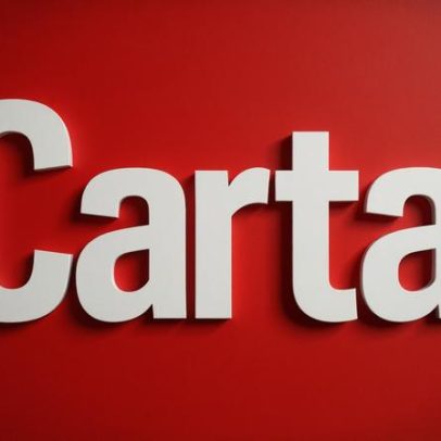 Inteligência artificial busca seduzir usuários, levantando riscos éticos
