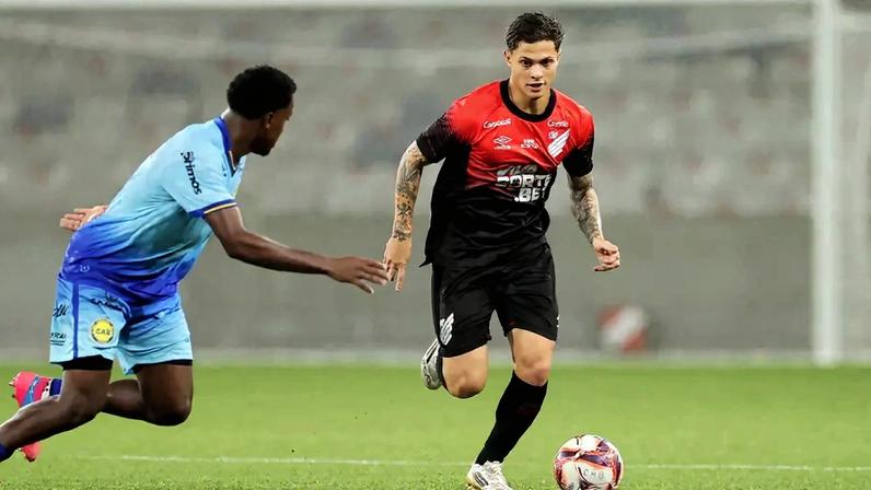 Lucas Marezi, em Athletico x Azuriz, pelo Campeonato Paranaense 2026. Foto: Duda Matoso/Athletico