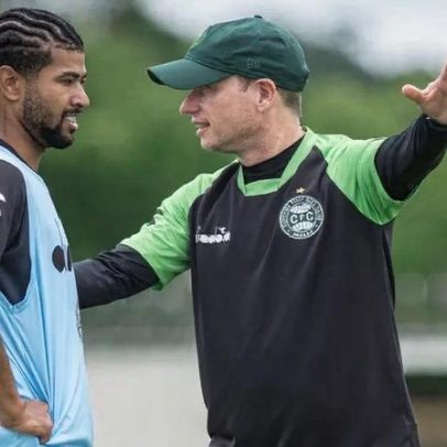 Fernando Seabra avalia um mês no Coritiba e pede paciência