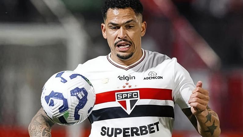 Luciano durante partida do São Paulo
