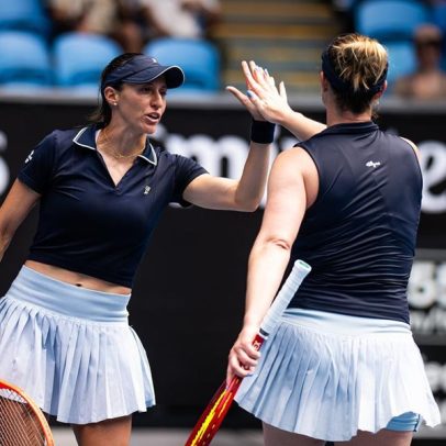 Stefani e Dabrowski salvam 3 match-points e buscam a primeira final do ano