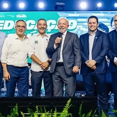 Lula posa com prefeitos do PL e faz piada sobre Valdemar