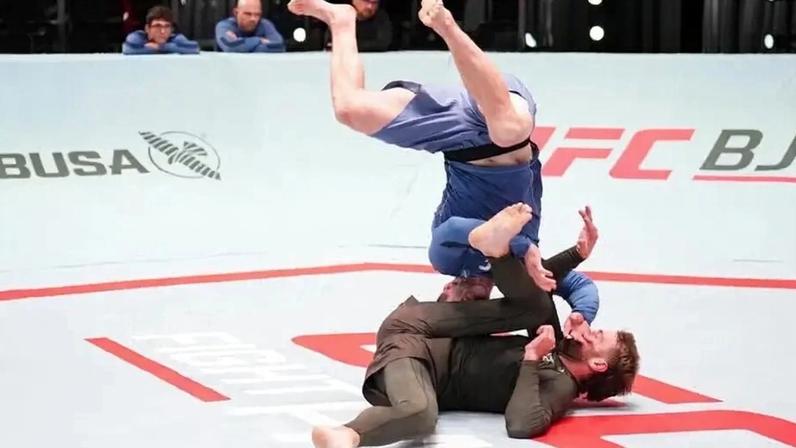 Lutadores em ação pelo UFC BJJ (Foto: Reprodução UFC BJJ)