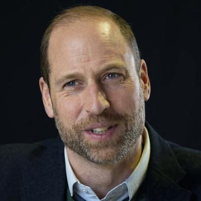 Príncipe William encontra príncipe herdeiro da Arábia Saudita em visita oficial