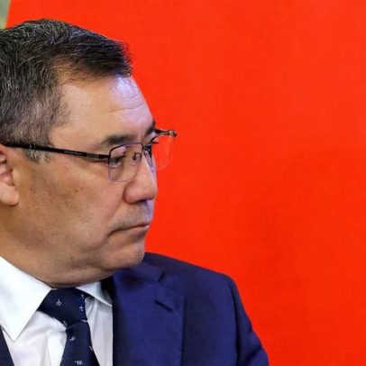 Quirguistão inicia purga de aliados do chefe de segurança destituído