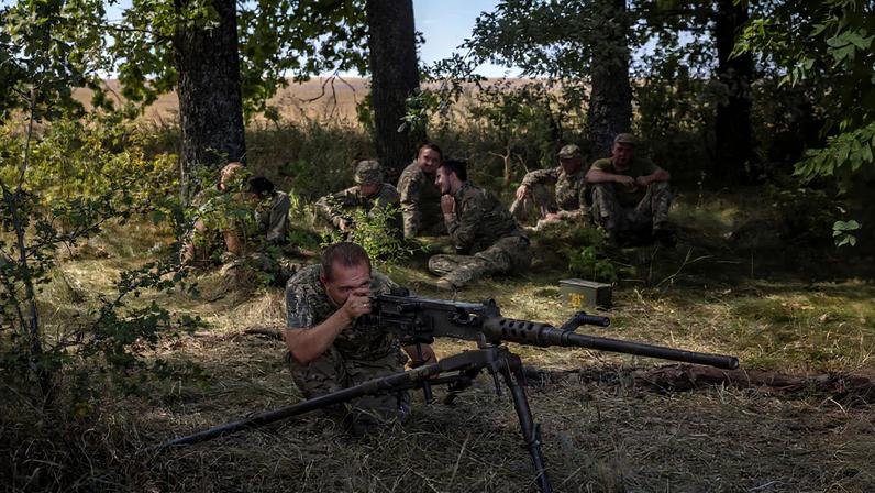 Ukrainian soldiers train in the Sumy region near the Russian border
