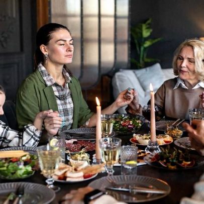 Mesa como espaço de cura emocional para a família