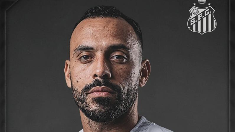 Santos anuncia Moisés como reforço para a temporada 2026