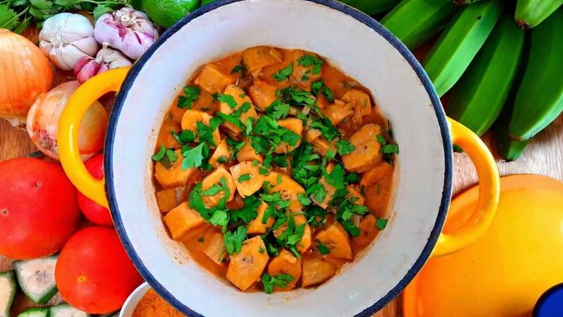 Moqueca de banana verde (Imagem: Giliro | Shutterstock)