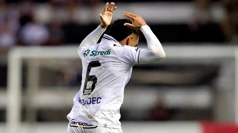 Moraes comemora gol em Operário-PR 2x0 Azuriz. Fotos: André Jonsson/OFEC
