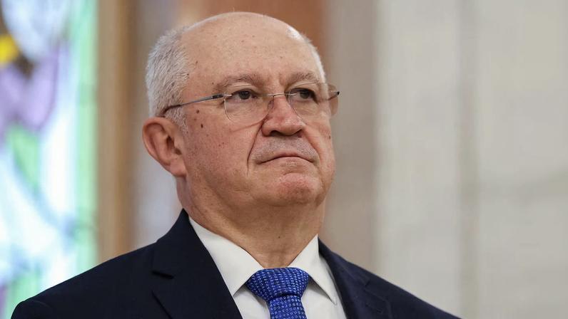Alexandru Munteanu takes his oath as Moldova's new Prime Minister, in Chisinau, Moldova, November 1, 2025. REUTERS/Vladislav Culiomza