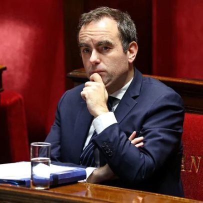 Governo francês supera primeira moção de desconfiança sobre lei de energia