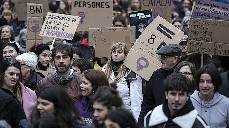 Manifestación feminista del 8M, en Barcelona (Cataluña), en 2025.