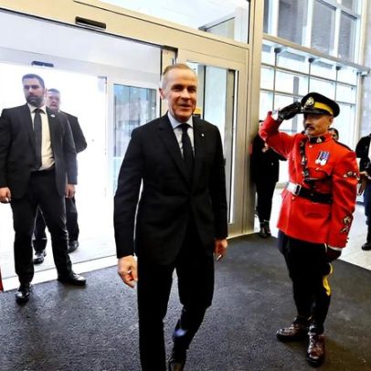 Carney visita a Índia para ampliar comércio e fortalecer relações entre países